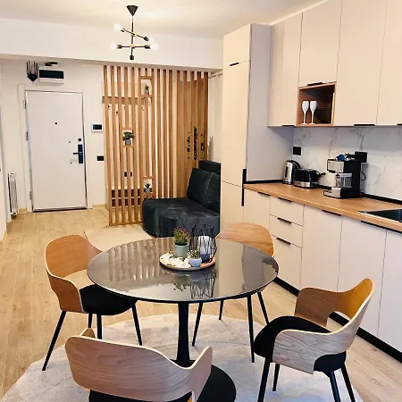 Damar Infinity And Pool Mamaia- Private Parking