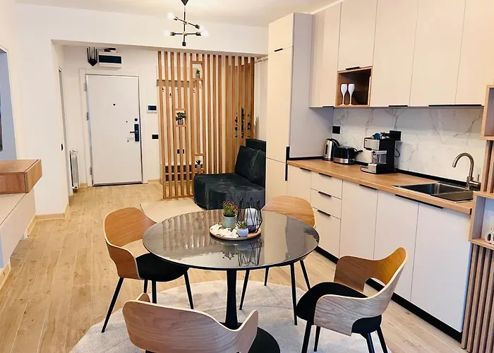 Damar Infinity And Pool Mamaia- Private Parking