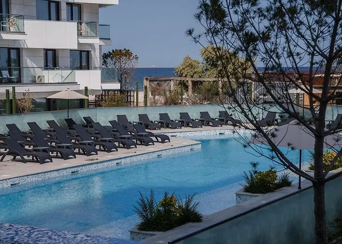 Damar Infinity And Pool Mamaia- Private Parking