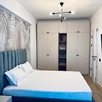 Damar Infinity And Pool Mamaia- Private Parking