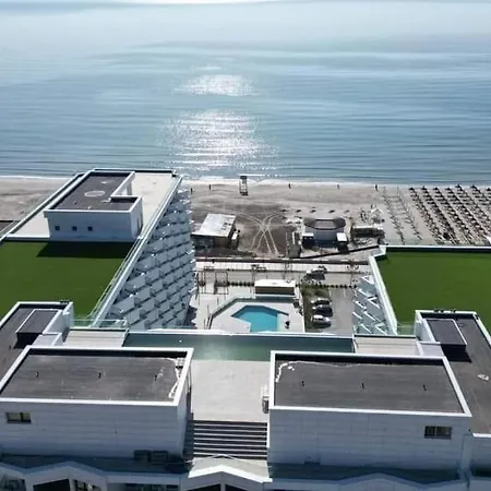 Damar Infinity And Pool Mamaia- Private Parking דירה