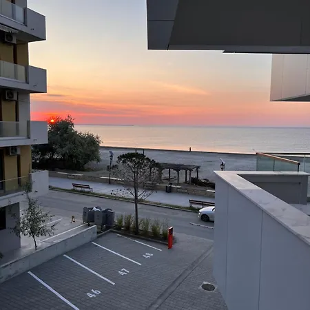 Damar Infinity And Pool Mamaia- Private Parking ナボダリ