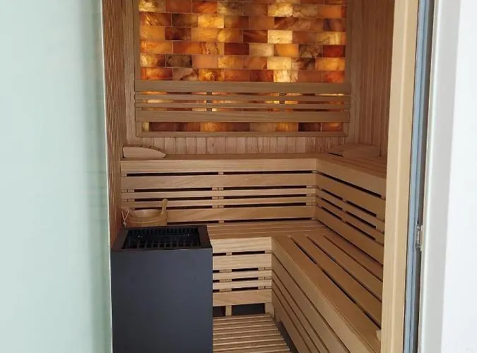 Damar Infinity And Pool Mamaia- Private Parking アパート *