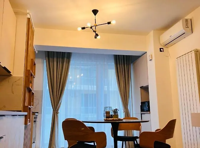 Damar Infinity And Pool Mamaia- Private Parking ナボダリ