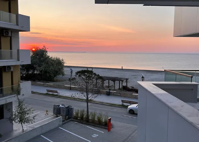 Damar Infinity And Pool Mamaia- Private Parking ナボダリ